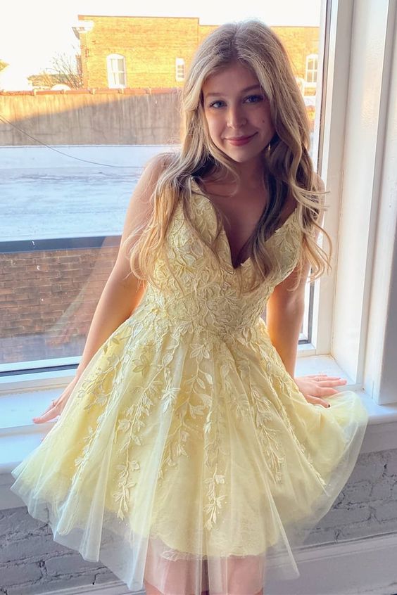Yellow A-line Short Lace Homecoming Dress P8157