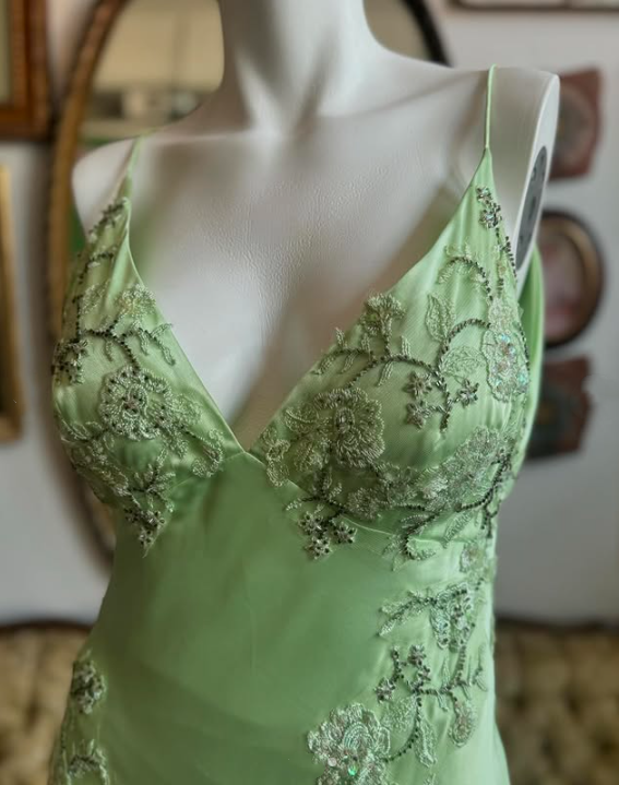 Green V-neck exquisite embroidery long satin ball gown evening dress gh2939