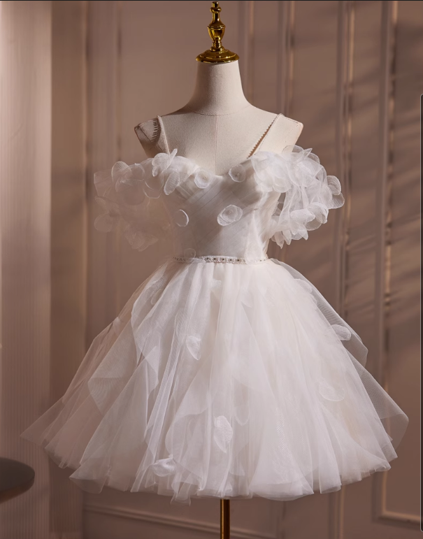 Elegant White 3D Flowers Pearl Accessories Design A-line Spaghetti Strap Short Homecoming Dress TP3463