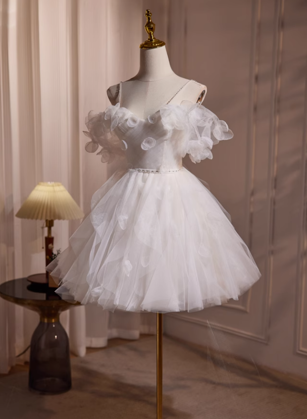 Elegant White 3D Flowers Pearl Accessories Design A-line Spaghetti Strap Short Homecoming Dress TP3463