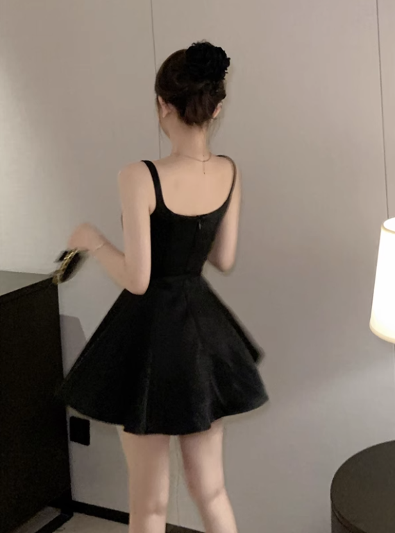 Fashion White Satin Irregular Ruffled Hem Design A-line Halter Homecoming Dress TP3691