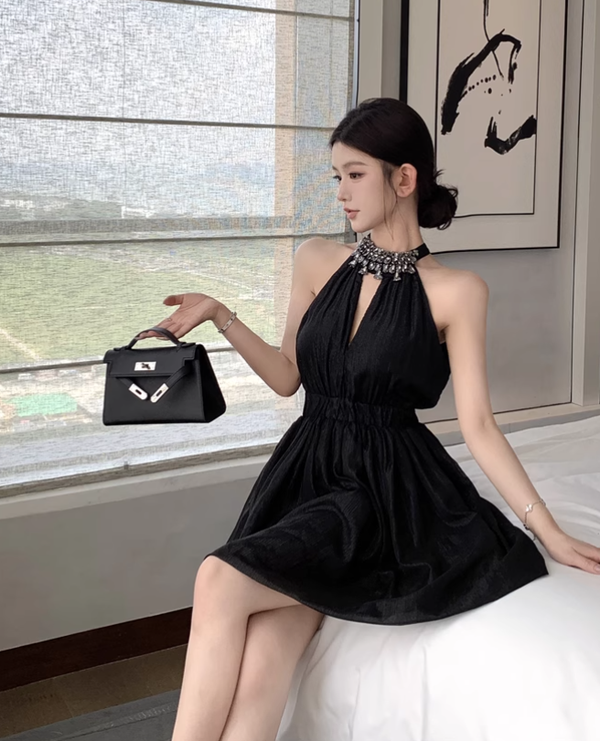 Vestido de fiesta sencillo, de moda, con escote en V y cuentas negras, corte A, estilo halter, TP3719