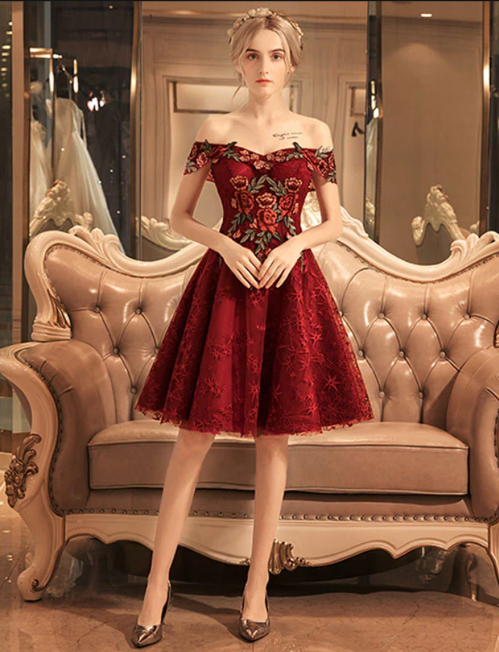 Vintage Burgundy Floral Applique Off-the-shoulder Design A-line Tulle Party Dress Homecoming Dress TP4056