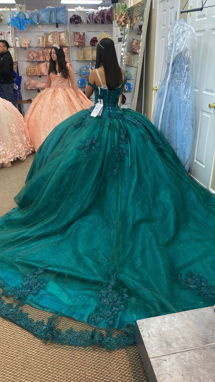 Off The Shoulder Ball Gown With Train Appliques Sweet 16 Dress Lace-up Back gh941