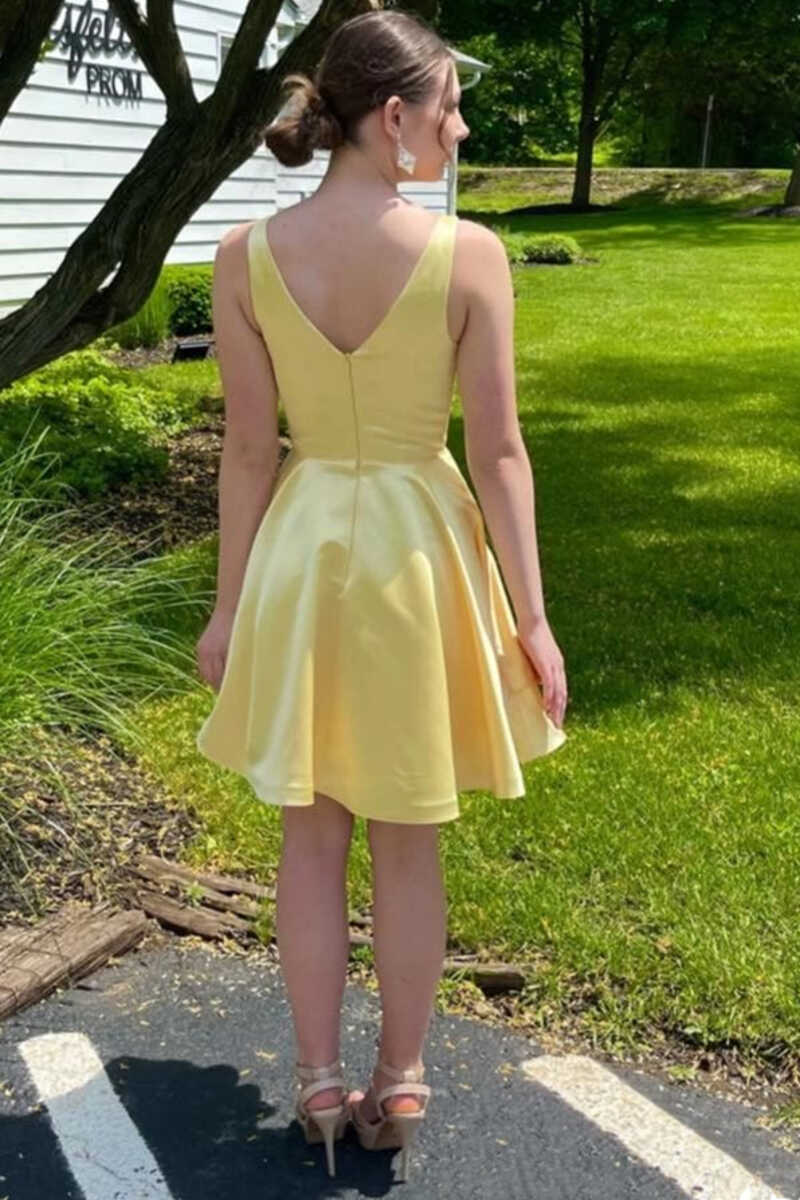 A-Line Yellow V-Neck Short Homecoming Dress gh1363