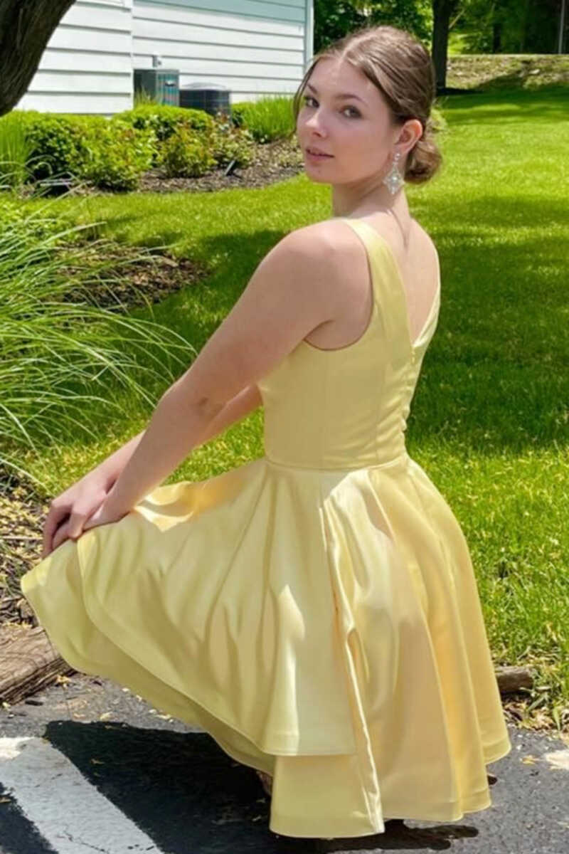A-Line Yellow V-Neck Short Homecoming Dress gh1363