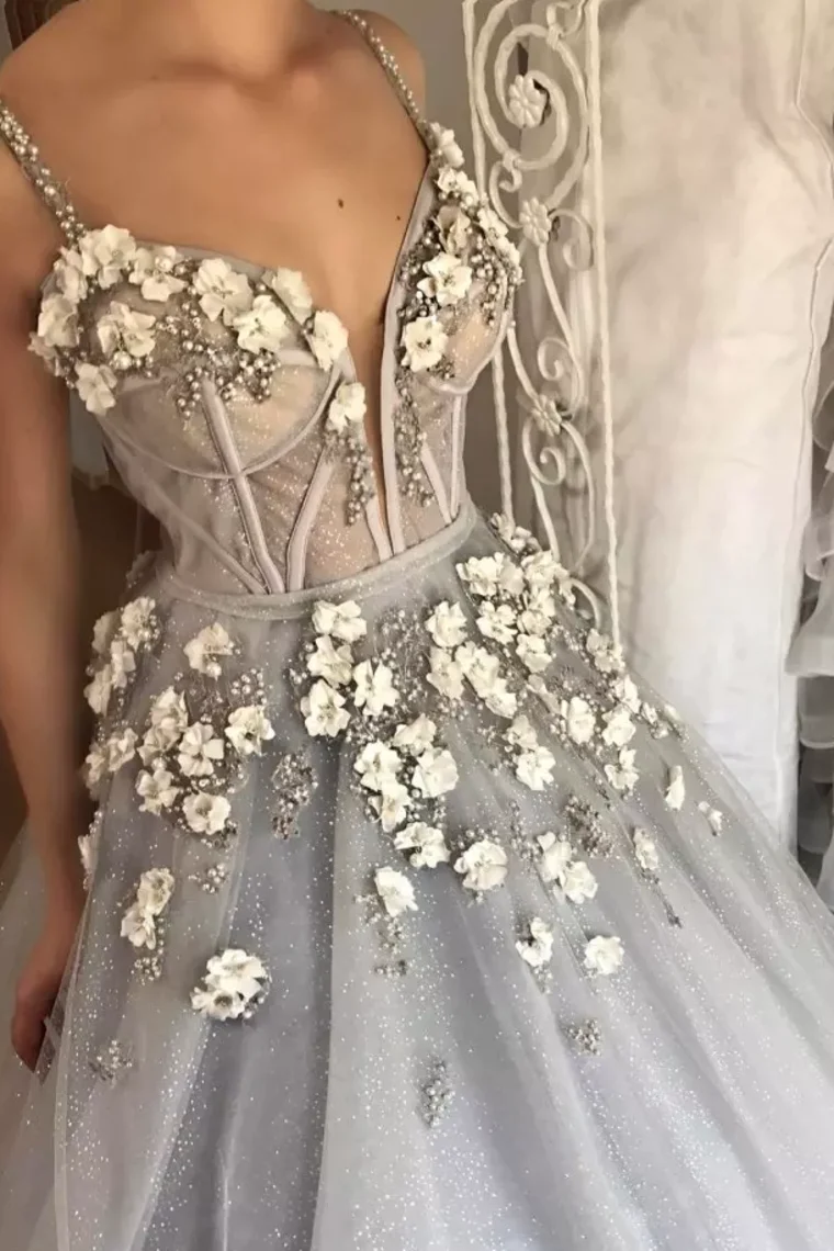 Ball Gown Spaghetti Straps Quinceanera Dresses With Handmade Flowers Tulle gh2069