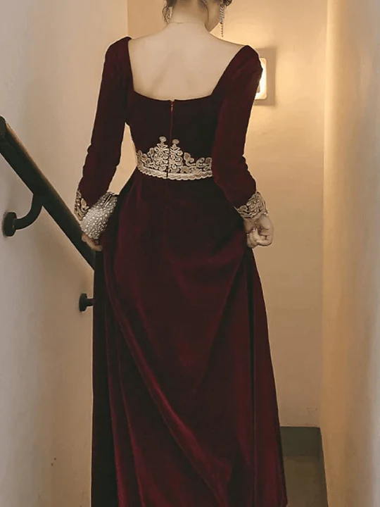 A-Line Scoop Neck Vintage Formal Velvet Evening Dress with Appliques fg3095
