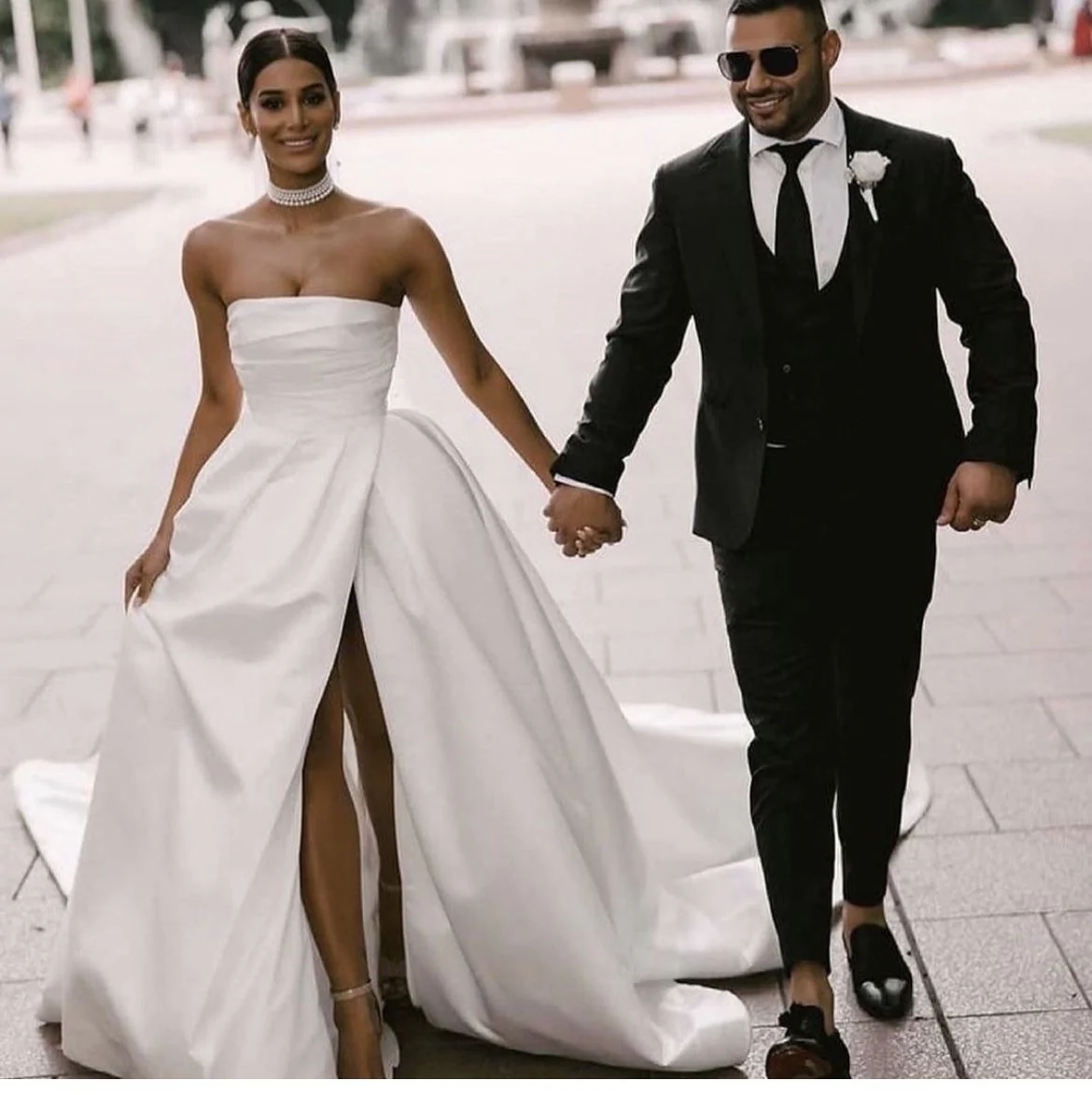 Vestido de novia largo de satén sencillo de primavera, corte A, estilo bohemio, sin tirantes, para playa