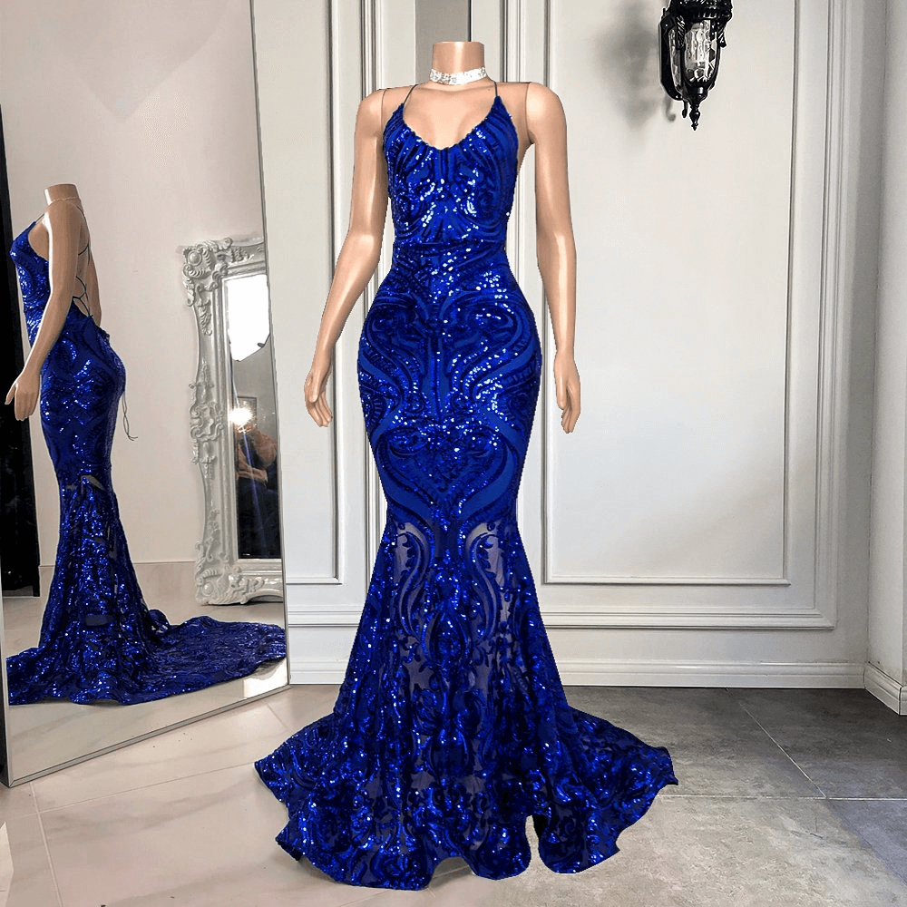 Vestido de fiesta largo de sirena con tirantes finos en azul real y lentejuelas
