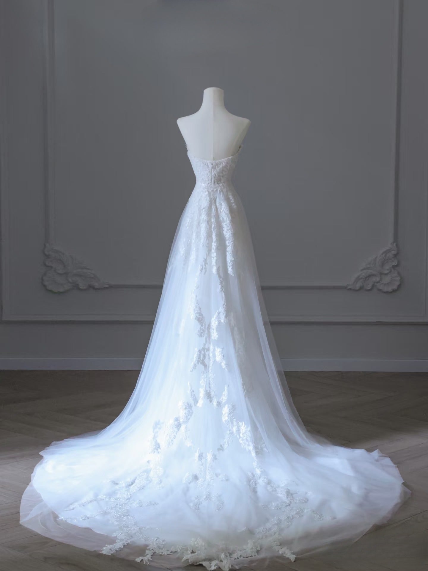 Timeless A Line Sweetheart Lace Tulle White Wedding Dresses Brides Dress SD2343