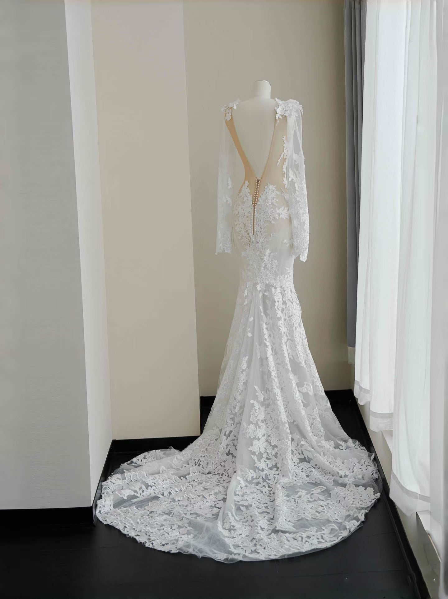 Hermoso vestido de novia largo blanco de encaje con escote en V y corte sirena, vestidos de novia modestos D2726