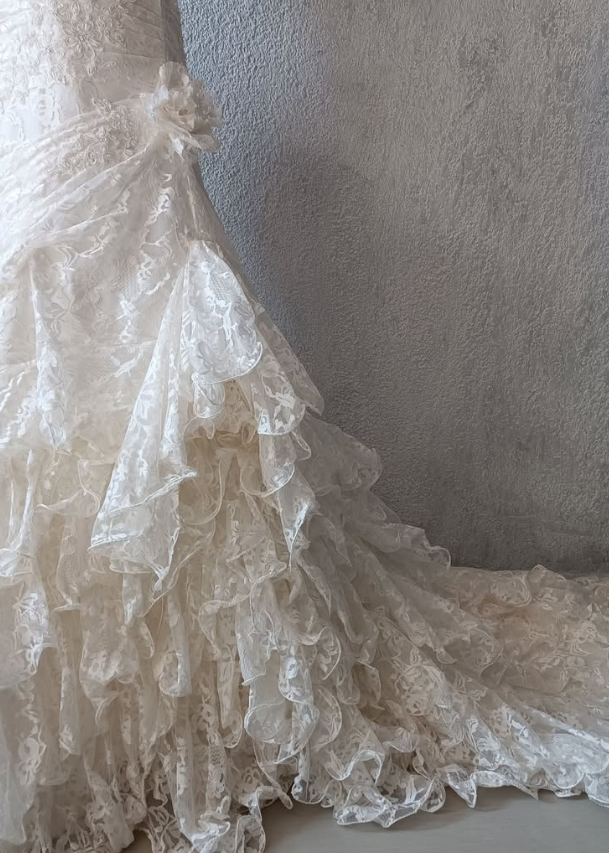 Vintage Mermaid Sweetheart Neck Ivory Lace Long Sweep Wedding Dress SH2155