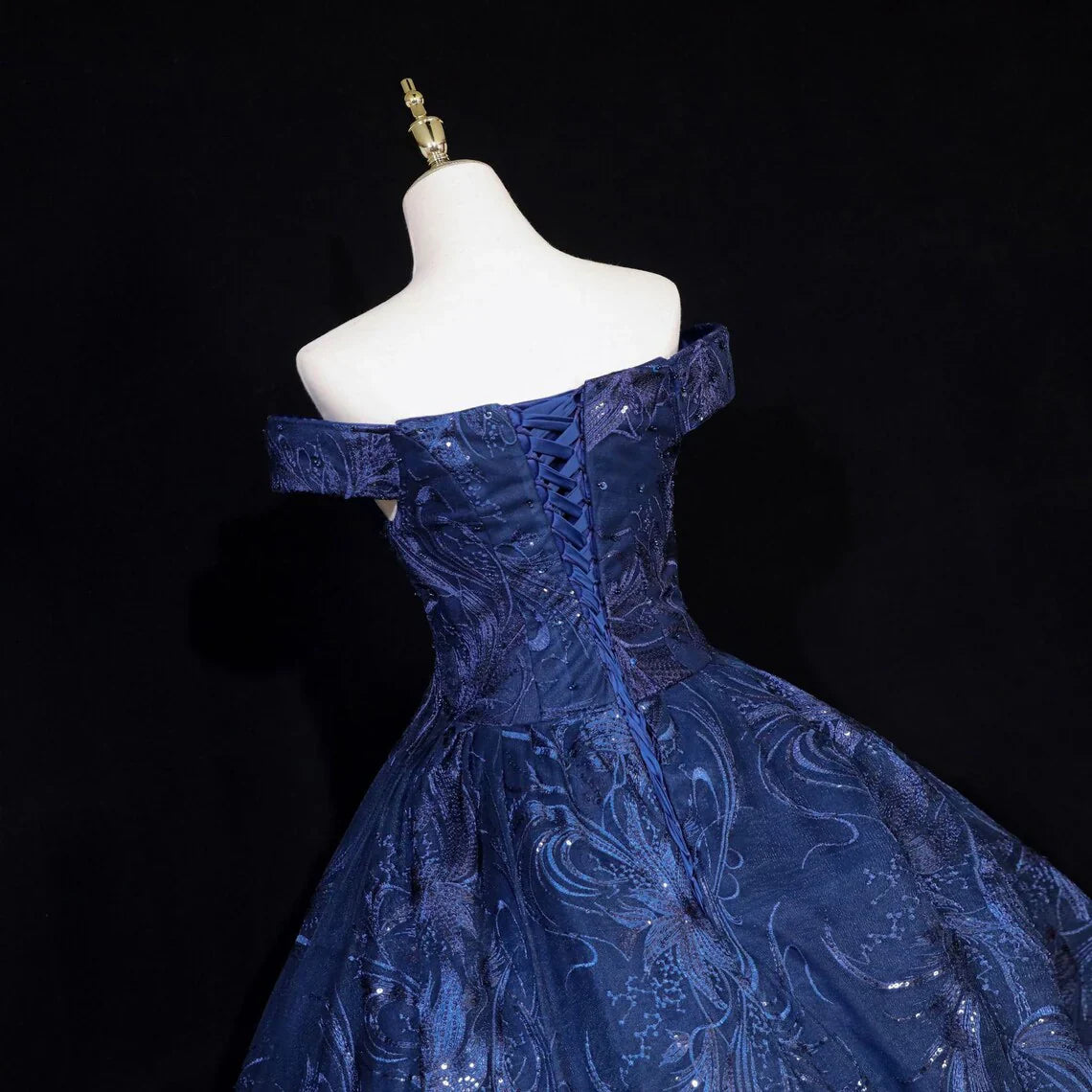 Precioso vestido de fiesta de tul floral azul marino para quinceañeras, vestido formal largo azul marino con hombros descubiertos TP1181