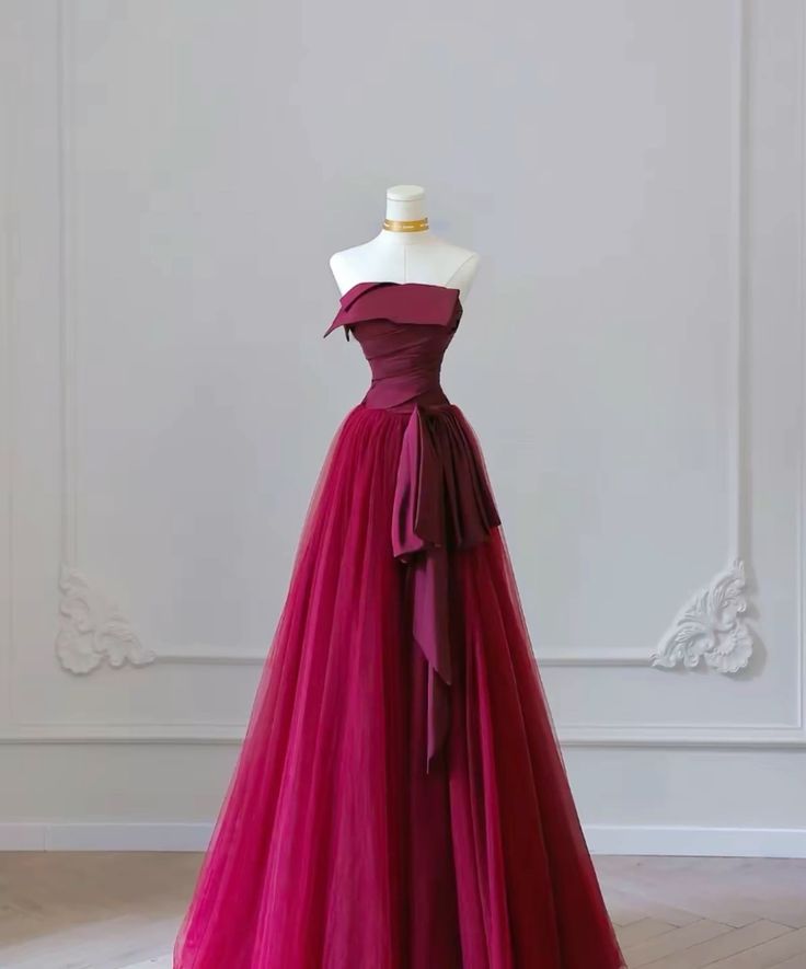 Elegante vestido de fiesta largo de tul satinado sin tirantes, corte en A, color rojo, TP1636