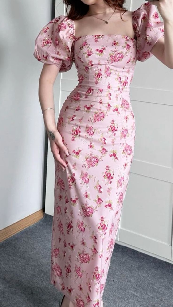 Vestido de fiesta largo de sirena con flores rosas y mangas cortas TP1750