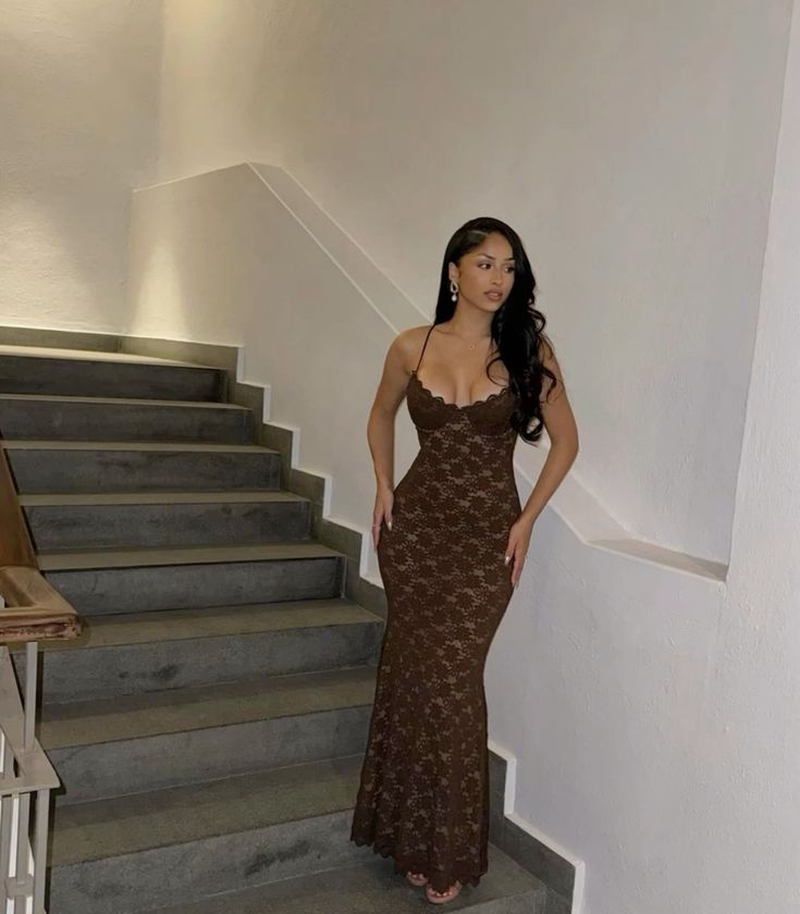 Vestido de noche sexy de sirena con encaje marrón y tirantes finos TP1889