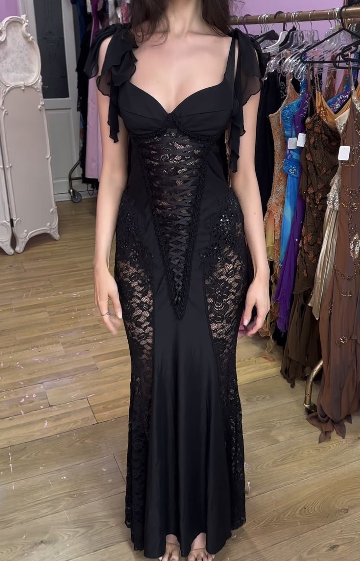 Vestido de noche sexy de sirena con encaje negro, sin tirantes y borde de gasa, TP2030
