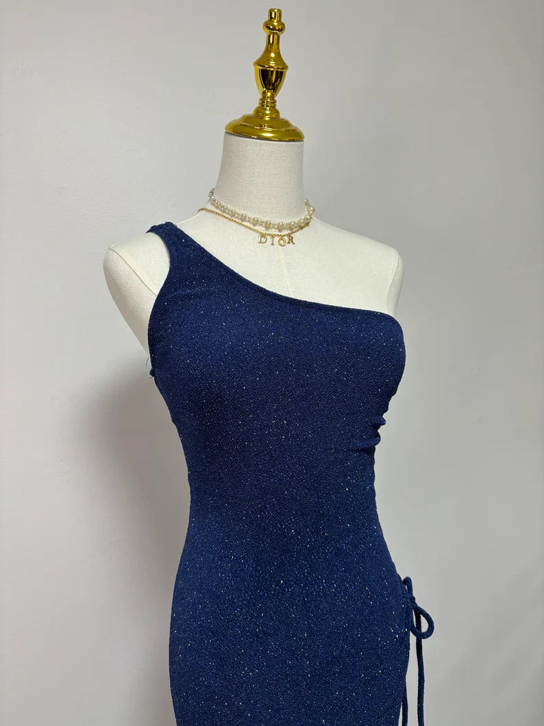 Vestido de noche azul marino de un solo hombro con abertura alta y lentejuelas, largo hasta el suelo, TP2070