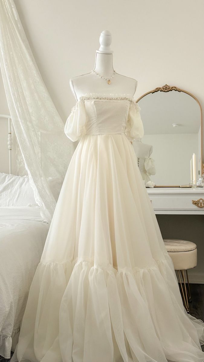 Elegante vestido de fiesta de princesa de tul con hombros descubiertos en color marfil para 19 cumpleaños TP2172