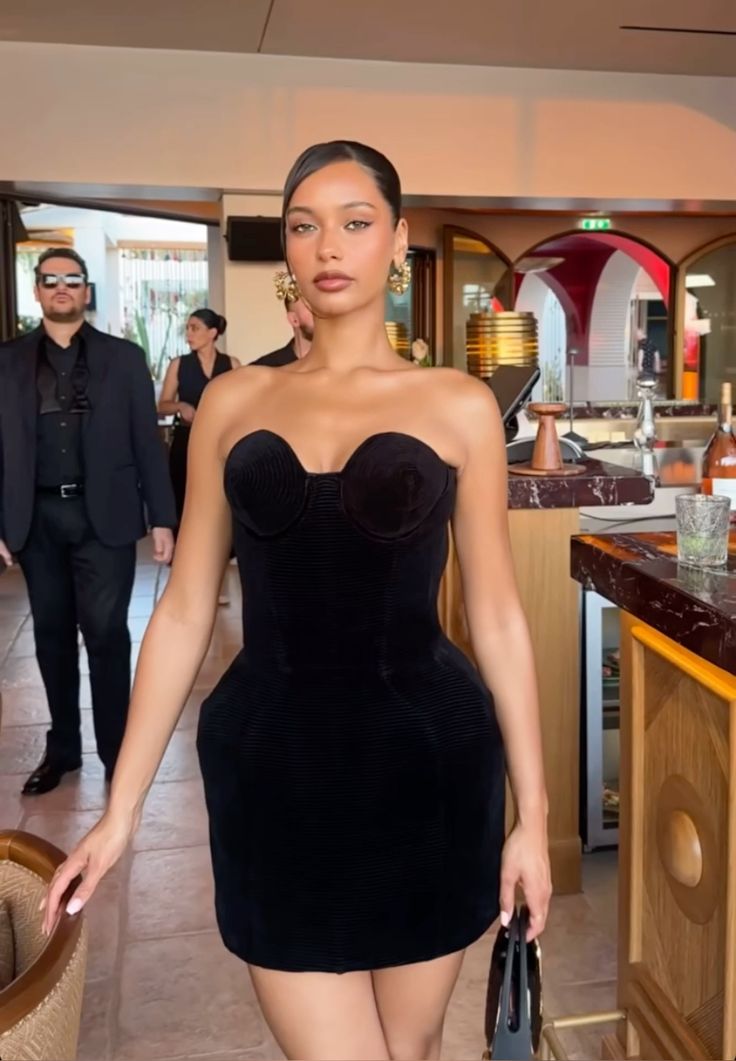 Vestido de noche corto de terciopelo negro sin mangas, sencillo, TP2226