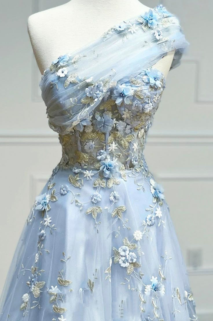 Hermoso vestido de noche largo de tul con flores, escote corazón y sin tirantes, corte A, color azul claro, para fiesta de graduación, TP2659