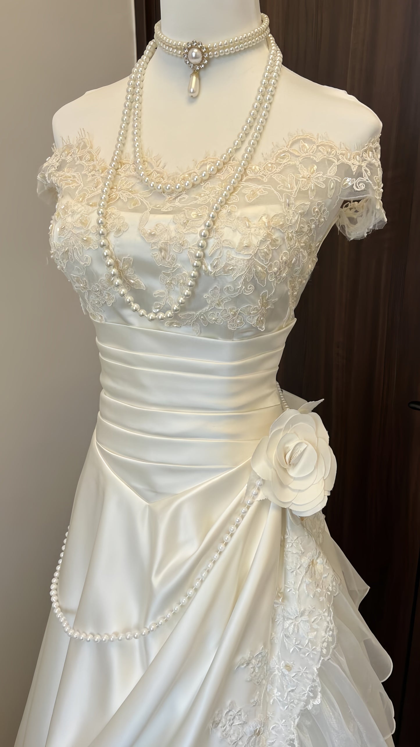 Vintage Ivory Appliques Wedding Dress, A-line Satin Bridal Dress,AST1753