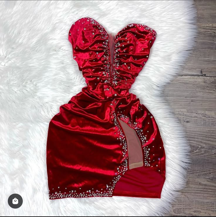 Vestido corto de verano de terciopelo rojo con escote en forma de corazón para 18 cumpleaños, minivestido de cóctel para 21 cumpleaños, W0526
