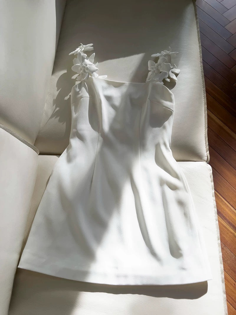 Vestido corto de fiesta de verano para octavo grado, con tirantes finos y estampado floral blanco, ideal para fiestas de graduación, W939