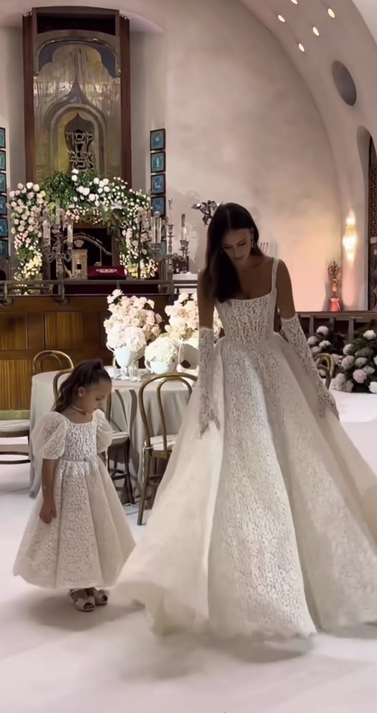 Hermoso vestido de novia blanco largo con escote cuadrado y encaje, con guantes de encaje, WD052
