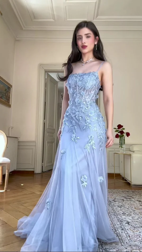Vestido de noche elegante de sirena con apliques de tul azul, largo y espalda abierta