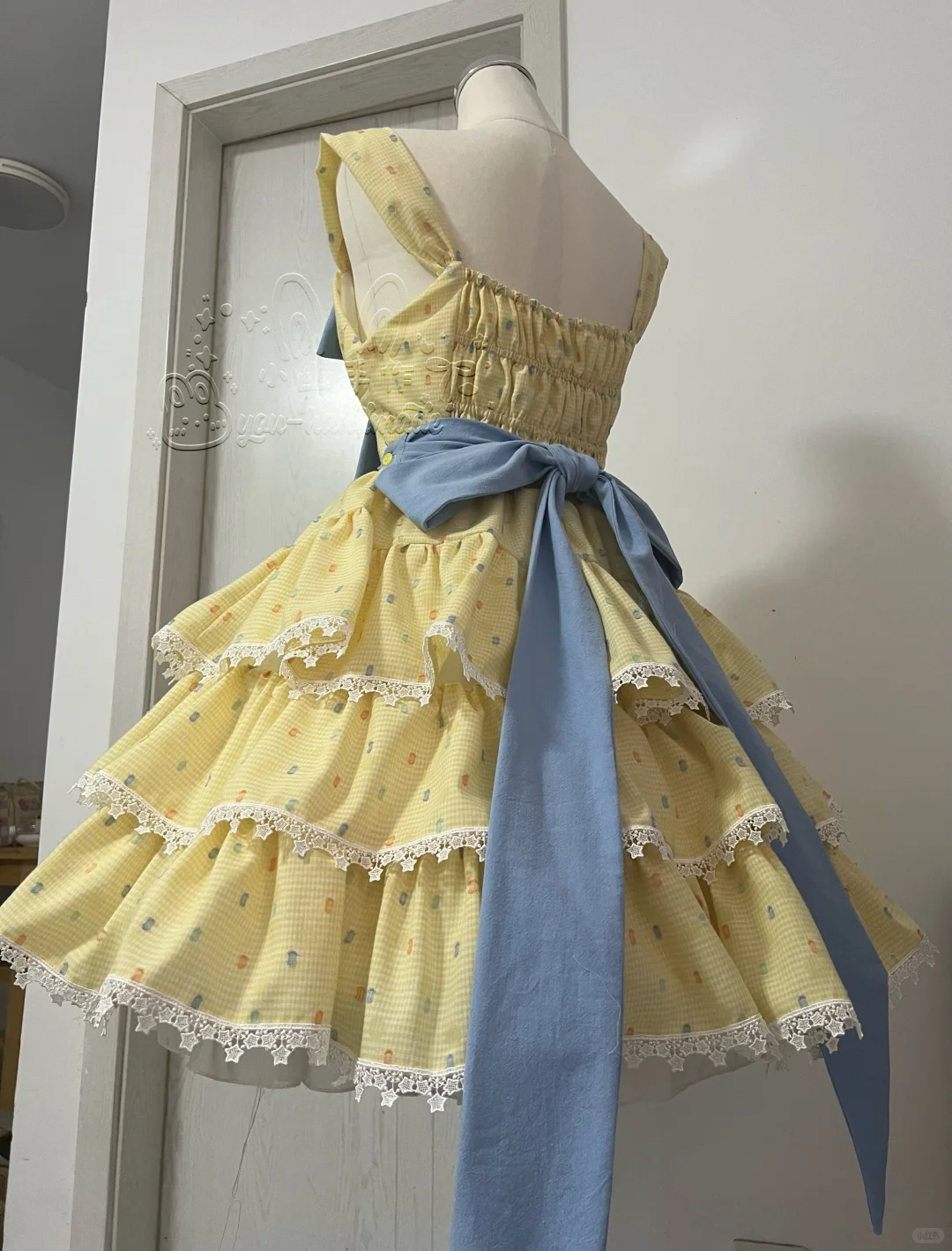Vestido de fiesta con diseño de encaje floral amarillo y capas, vestido de regreso a casa TP4241