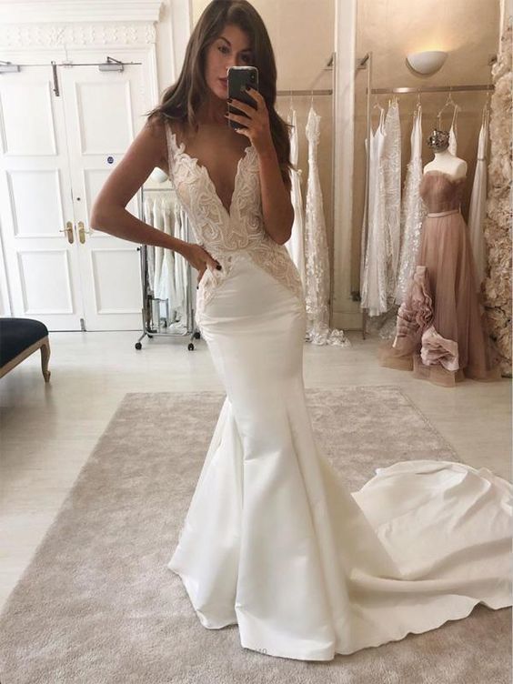 Mermaid V-Neck Vintage Elegant Prom Dresses with Appliques cg22473