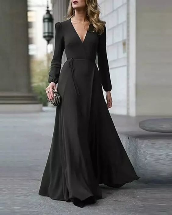 Black V-Neck Solid Color Prom Dress cg22582