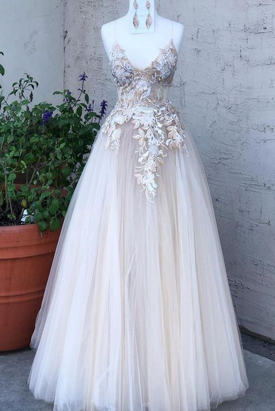 V-neck Tulle Long Prom Dresses With Appliques Popular Formal Dresses cg23498