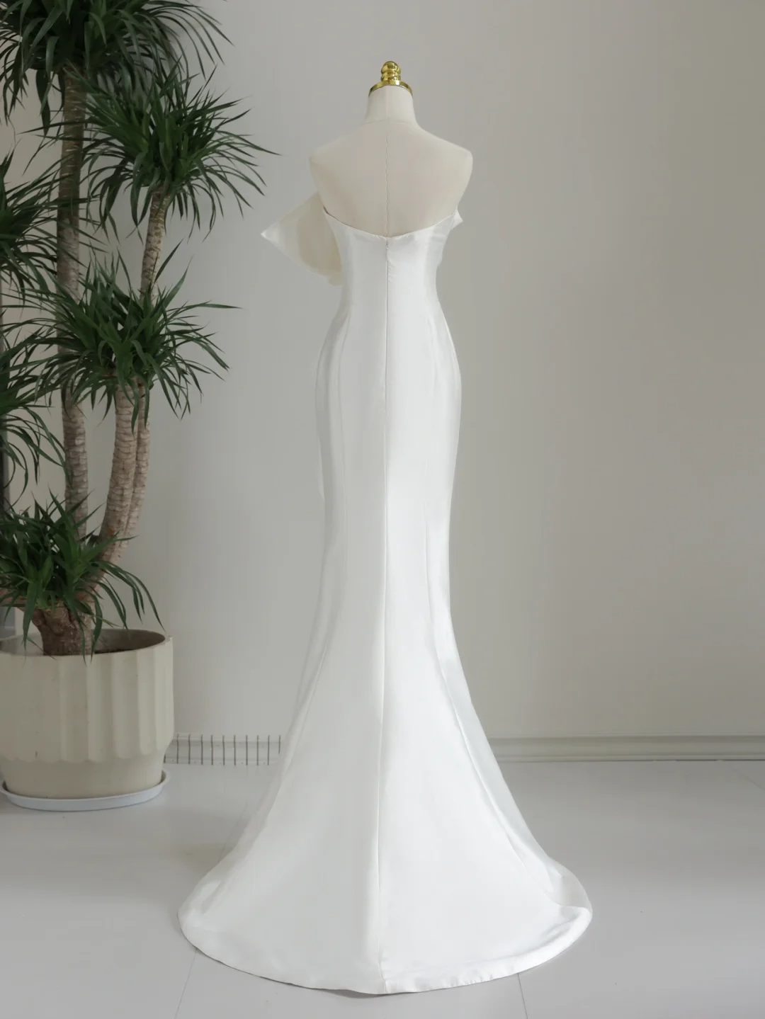 Vestido de novia clásico de sirena sin tirantes, de satén blanco, largo, sencillo, DH1285