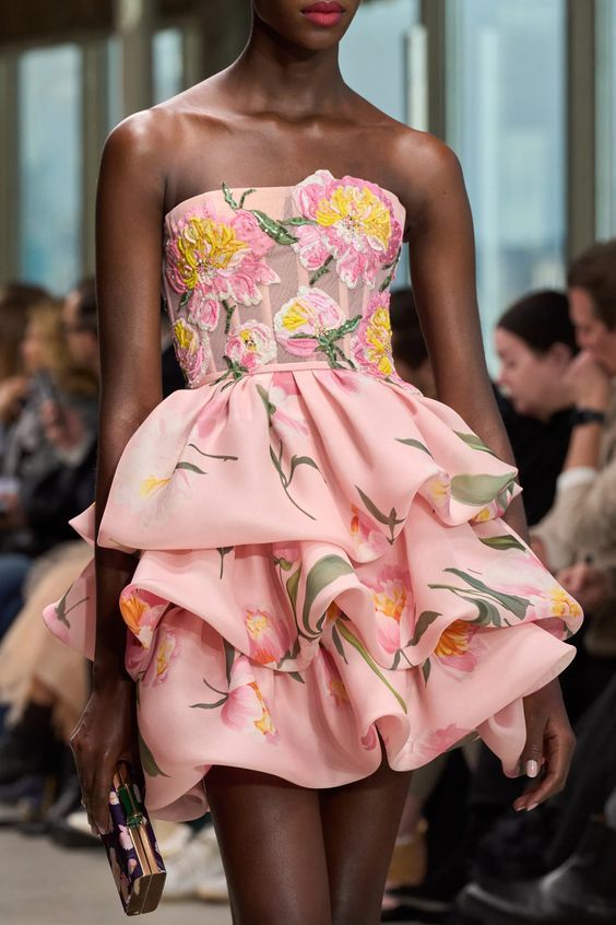 Vestido de fiesta moderno, sin tirantes, de satén rosa, mini, corto, formal, para octavo grado, vestido de fiesta de secundaria, vestido de cóctel DH1525