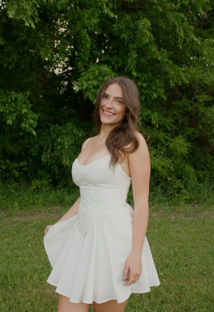 Bonitos vestidos blancos cortos de fiesta de octavo grado con tirantes finos, corte A, para cóctel, para secundaria, DH1888