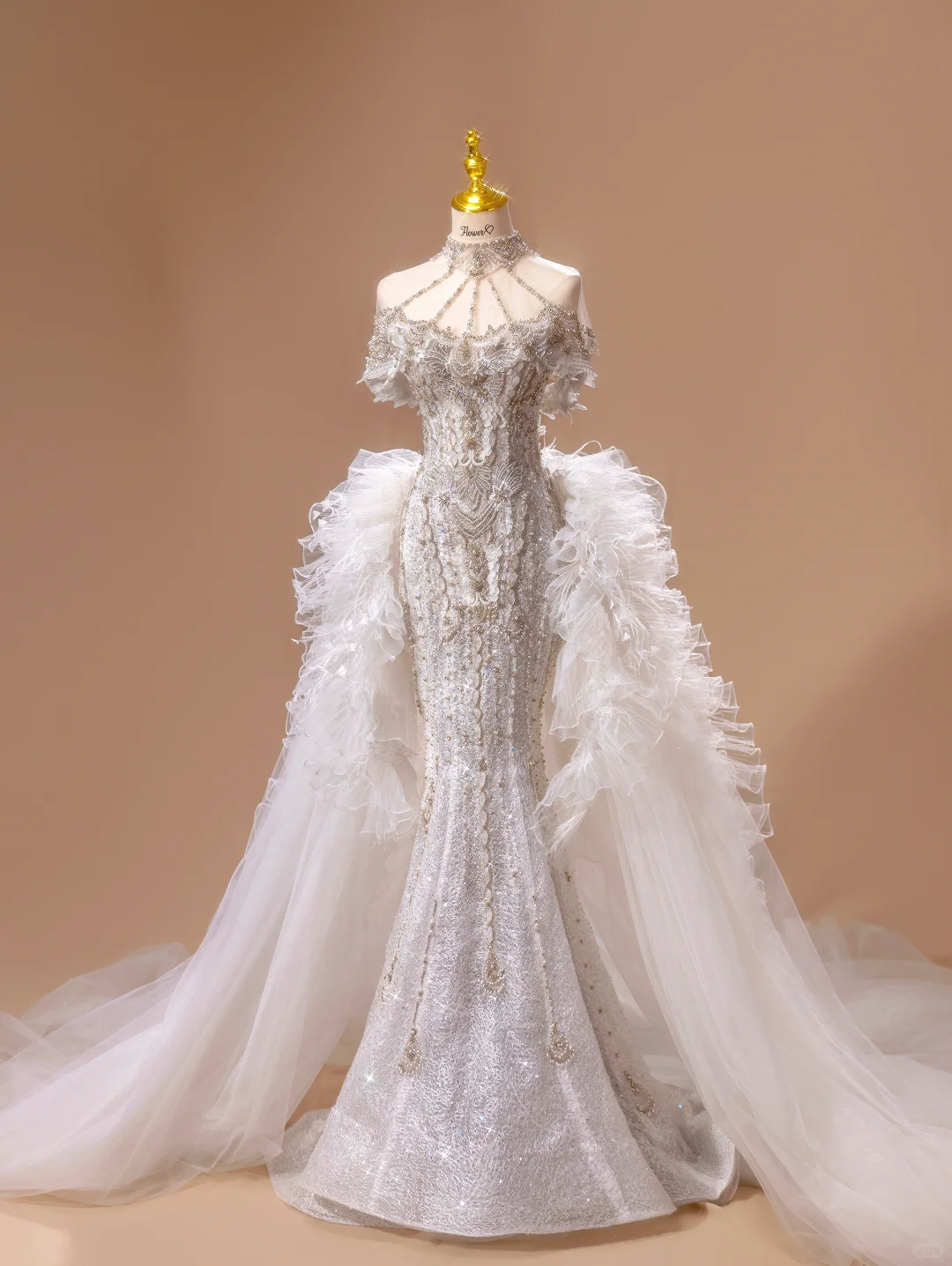 Vestido de novia princesa sirena sin tirantes con lentejuelas y mangas cortas DH2789