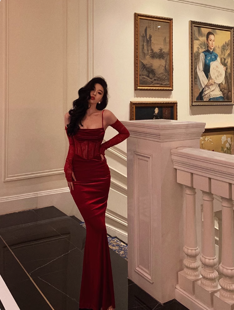 Vestido elegante de sirena con tirantes finos y encaje rojo para cumpleaños número 21. Ideas de vestidos de cumpleaños para mujeres (DP1452).