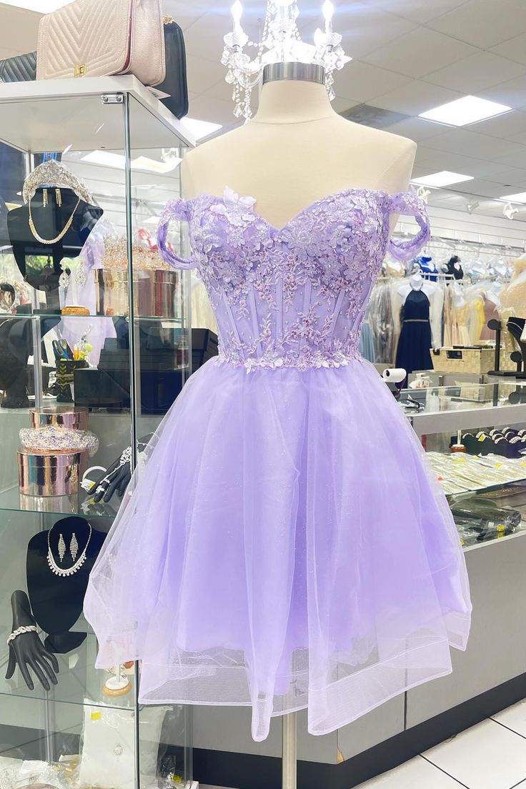Vestido de fiesta corto de tul con apliques de lavanda