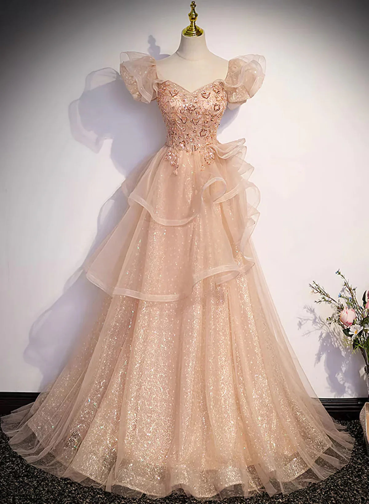 Vestido de fiesta largo de tul con cuentas y corte en A color champán, vestido formal color champán TP1035