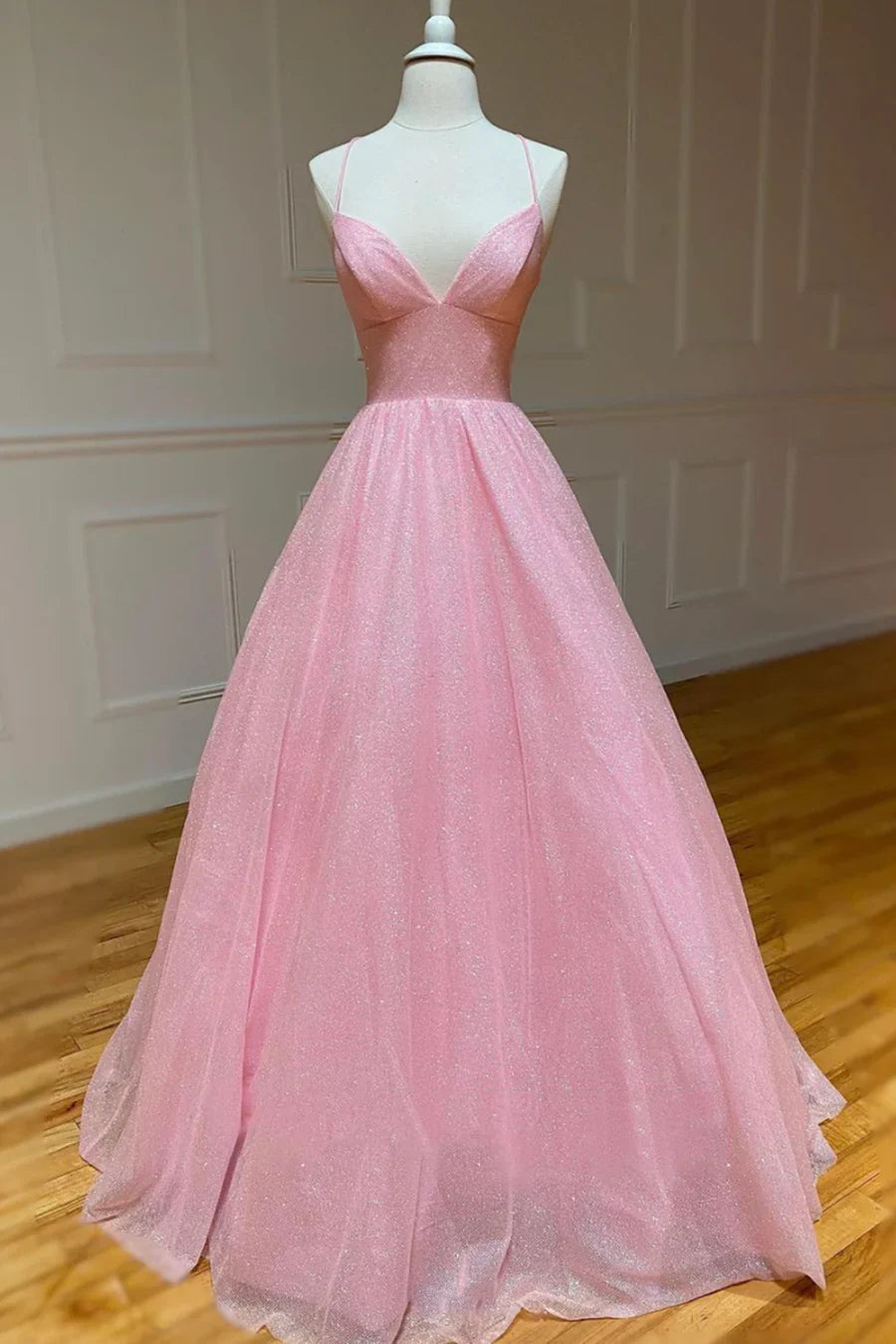 Anterior Siguiente Vestidos de fiesta largos de tul con escote en V en rosa, vestidos de noche de corte A con espalda descubierta TP704