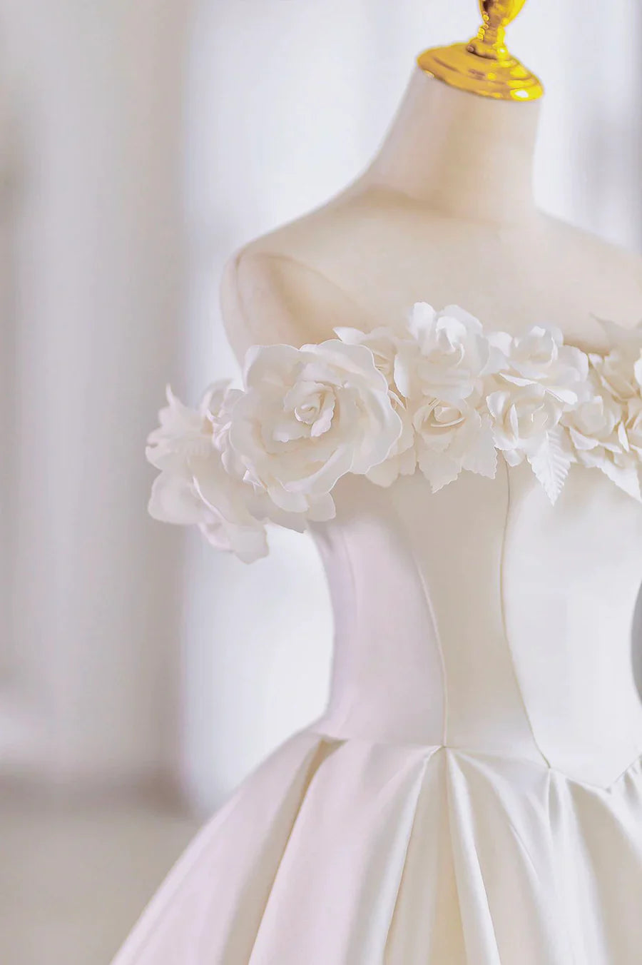 Vestido de novia largo de satén blanco, corte A, con flores y lazo TP952