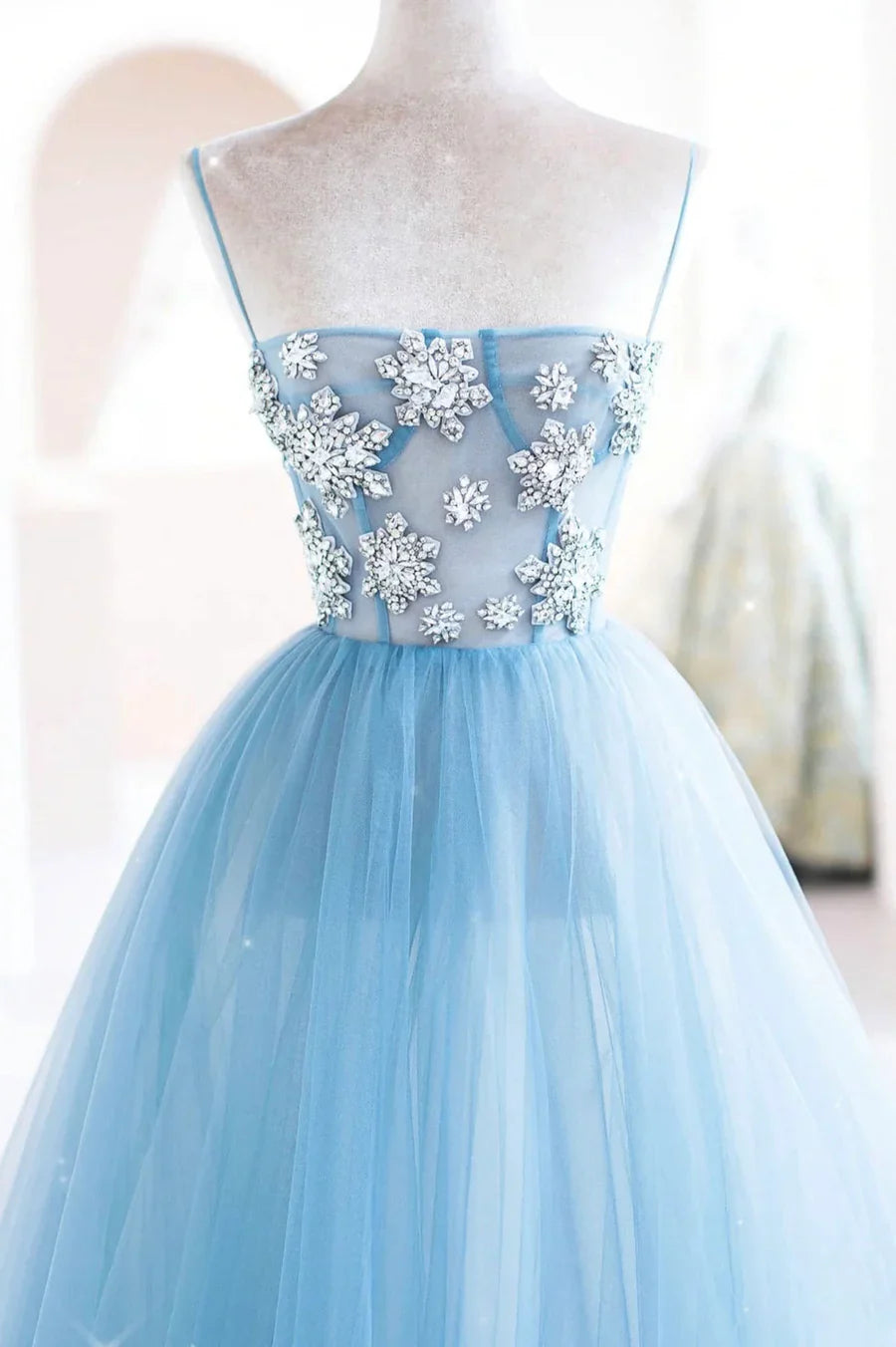 Blue Spaghetti Strap Tulle Beading Long A-Line Prom Dresses TP961