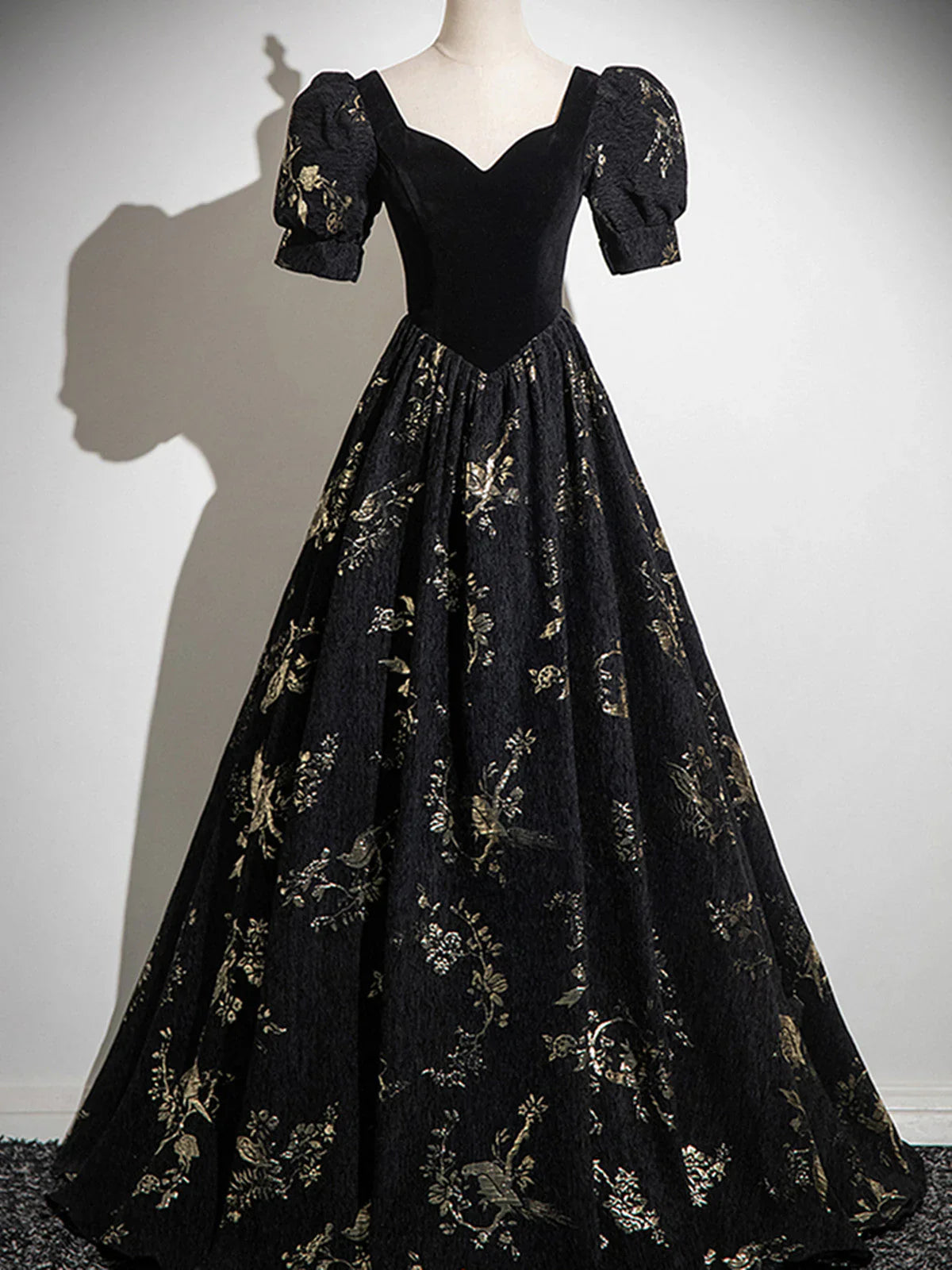 Vestido de fiesta largo negro de corte A, manga corta, escote corazón, estampado floral, vestido de fiesta negro TP991