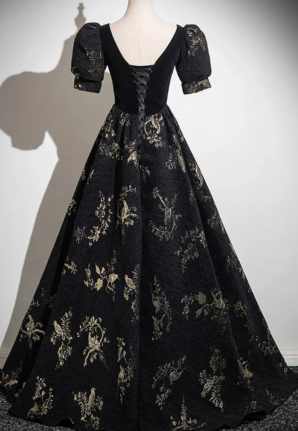 Vestido de fiesta largo negro de corte A, manga corta, escote corazón, estampado floral, vestido de fiesta negro TP991