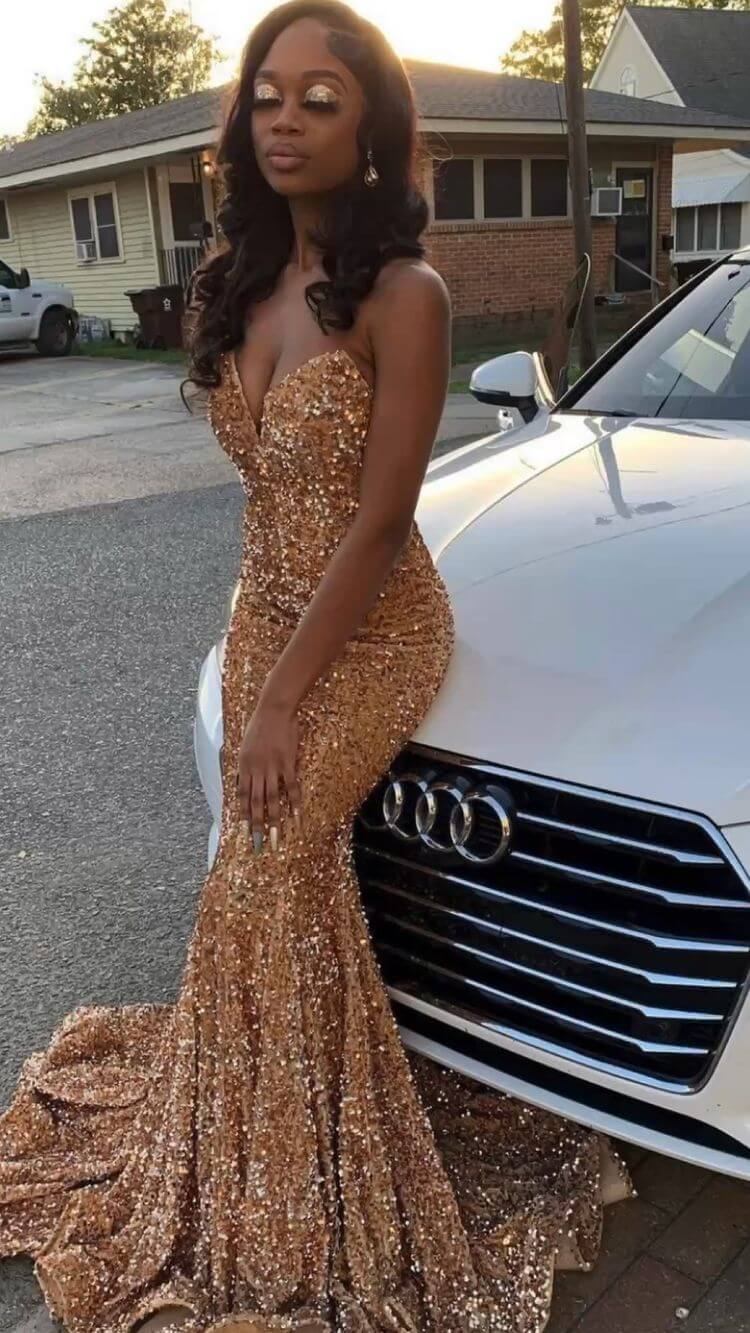Vestidos de fiesta largos iridiscentes con lentejuelas doradas y corte sirena para fiesta de noche.