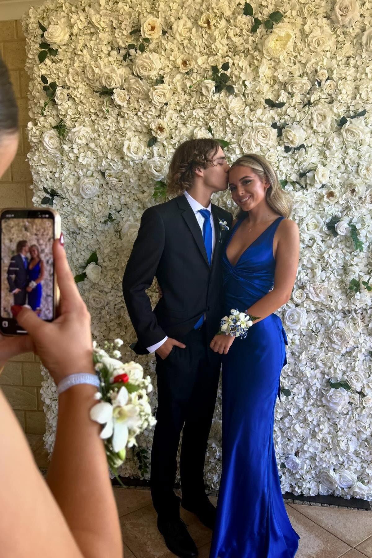 Vestido de fiesta de gala elegante con escote en V y lazo en la espalda de satén amarillo