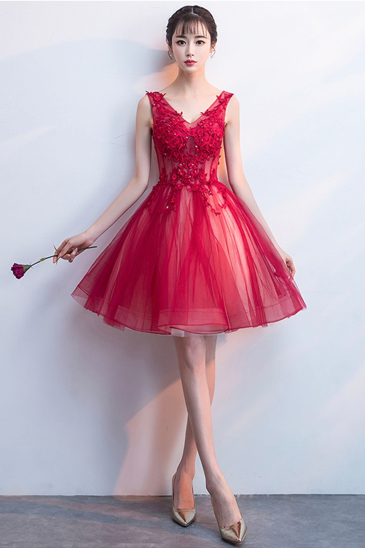 Red V-Neck Lace Short Prom Dress, Cute A-Line Homecoming Party Dress